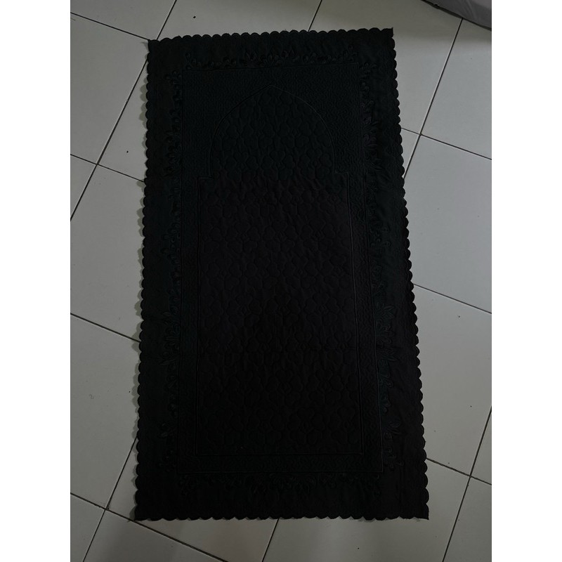 sajadah bordir premium sejadah cantik kepala busa lembut tebal traveling sejadah muka hampers hitam polos besar